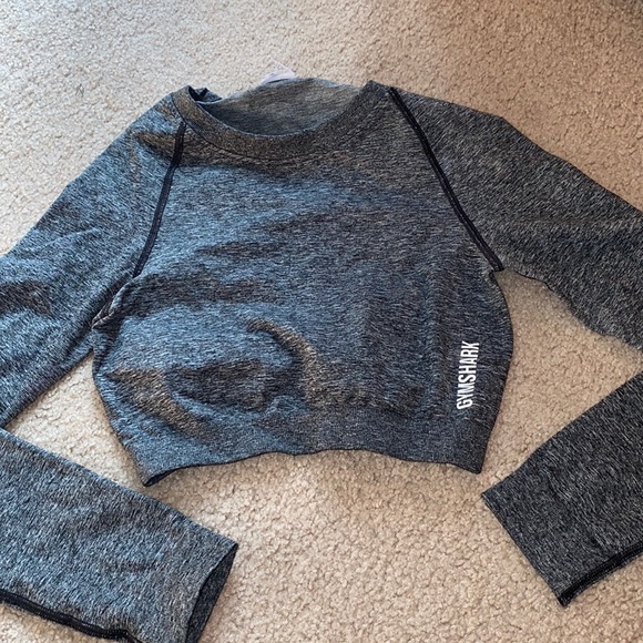 Gray gym shark crop top - Picture 1 of 1